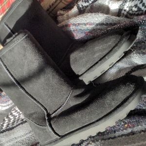 Black bearpaw boots